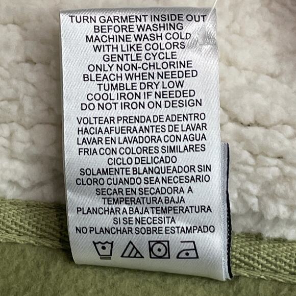 NWT Disney Women L Green Sherpa 1/4 Zip Pullover Winnie the Pooh Keep Calm Skate - Picture 9 of 11